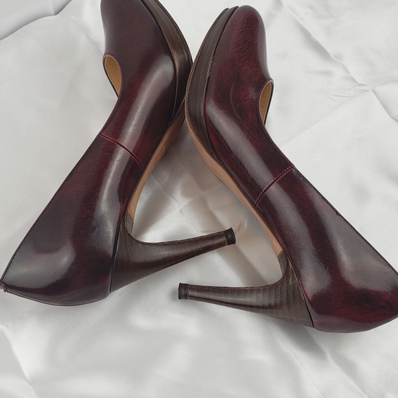 Cole Haan Women's patent leather platform pump - Picture 3 of 9